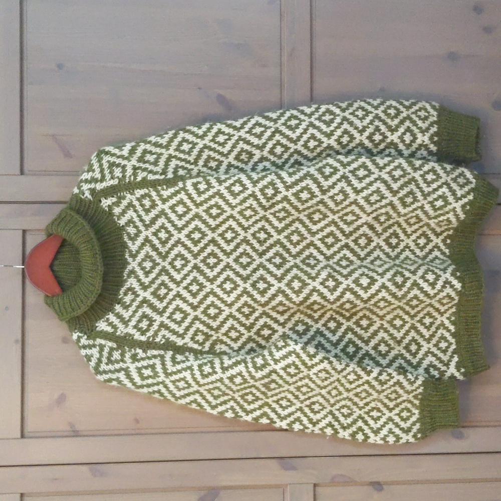 Danish-made 100% wool sweater pullover